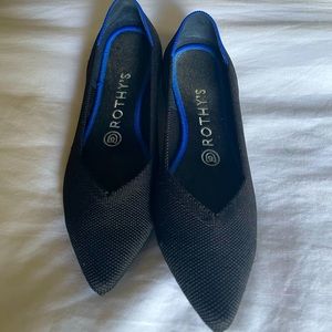 Rothy’s black pointed flat